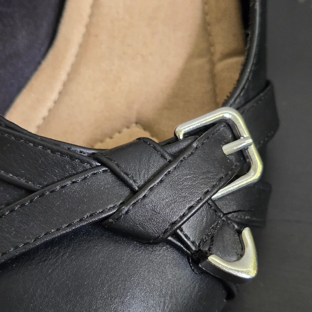 Coral Bay Collection Stacy Black Wedge Pumps Faux Leather Buckle Detail Size 7.5